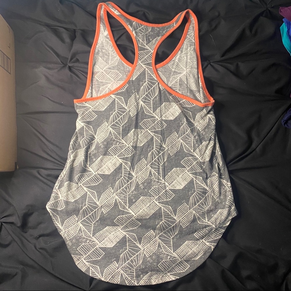 tank top - Picture 2 of 3